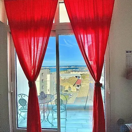 Alojamento de Acomodação e Pequeno-almoço L 'approdo Felice 3*